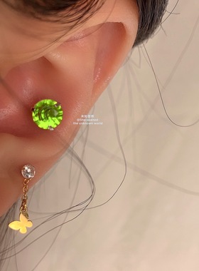 橄榄绿钛钢耳骨钉活力网红风绿色莫桑石耳蜗钉2025夏季新款薛小婉