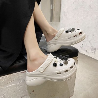 厚底洞洞鞋女ins潮外穿2025夏季百搭增高松糕包头沙滩凉拖鞋卡通