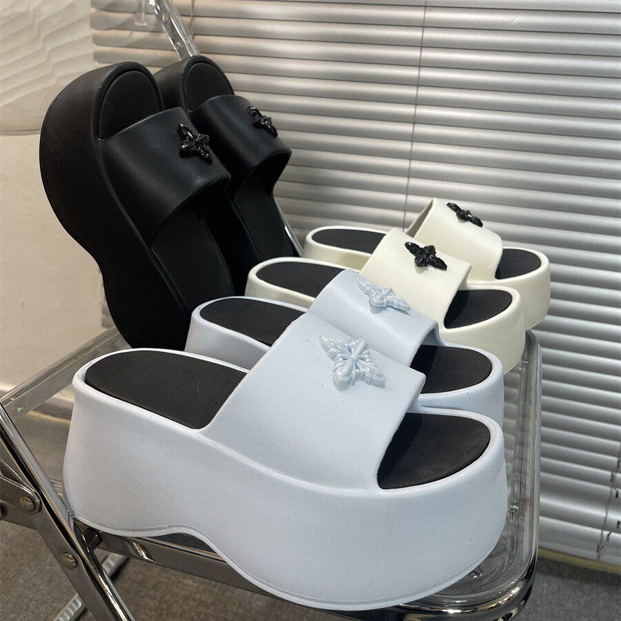 厚底松糕拖鞋女款夏天外穿厚底踩屎感2026新款夏季网红海边凉