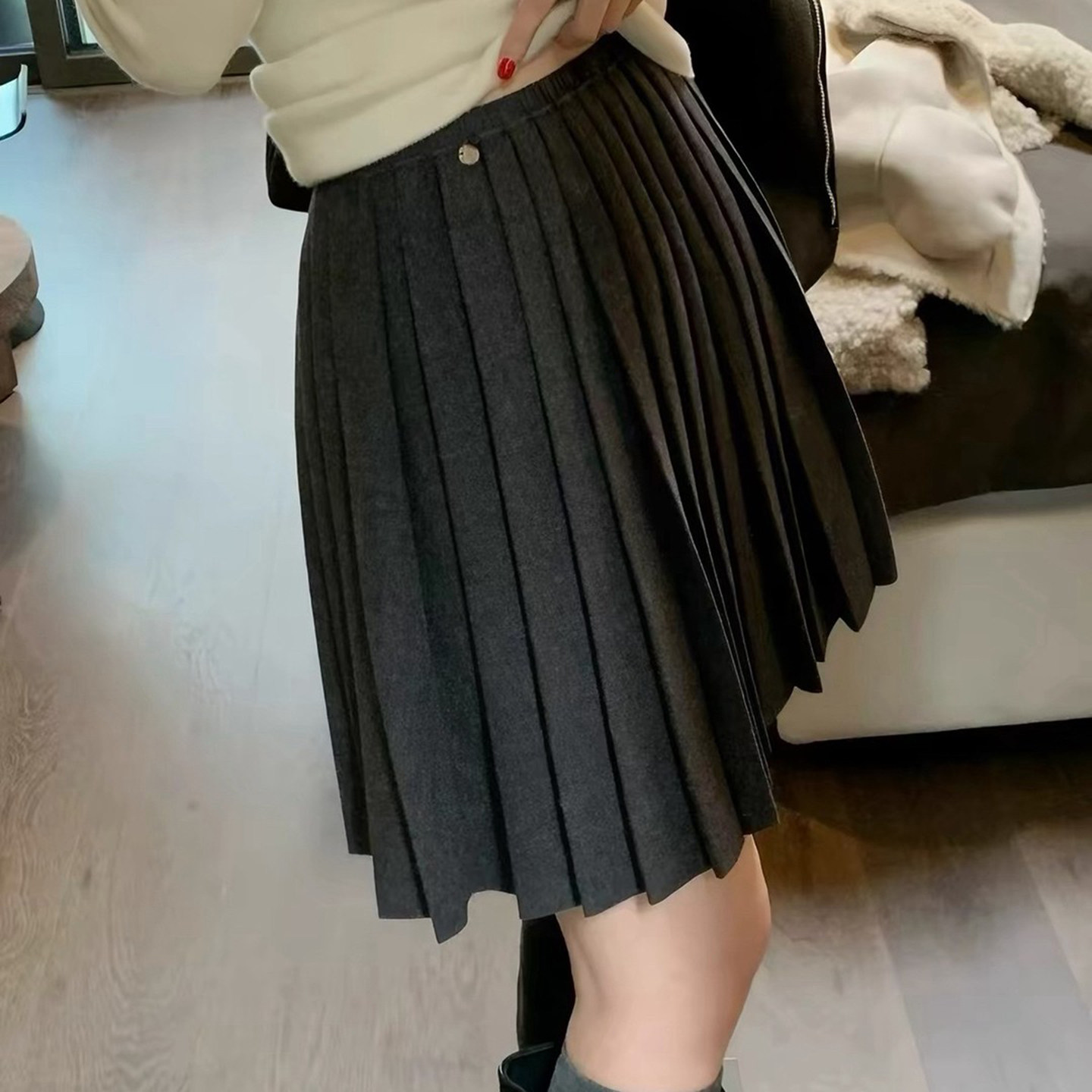 早秋深灰色针织百褶裙女2026秋冬新款高腰A字短裙通勤百搭半身裙