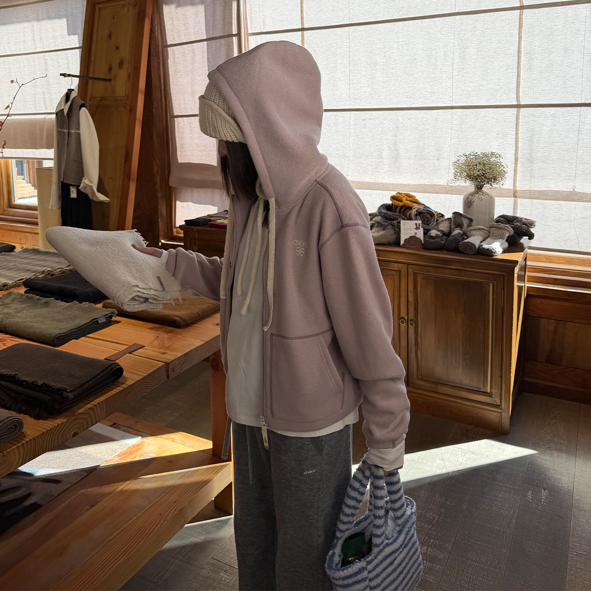 林肉肉设计感百搭短款修身连帽拉链卫衣外套女春秋2026年新款帽衫,女装/女士精品,短外套,淘宝优惠券,粉丝福利购,淘宝优惠卷