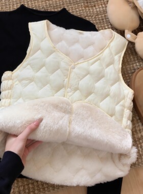 白色羊羔绒马甲女冬叠穿内搭打底保暖马夹坎肩加绒加厚羽绒棉背心