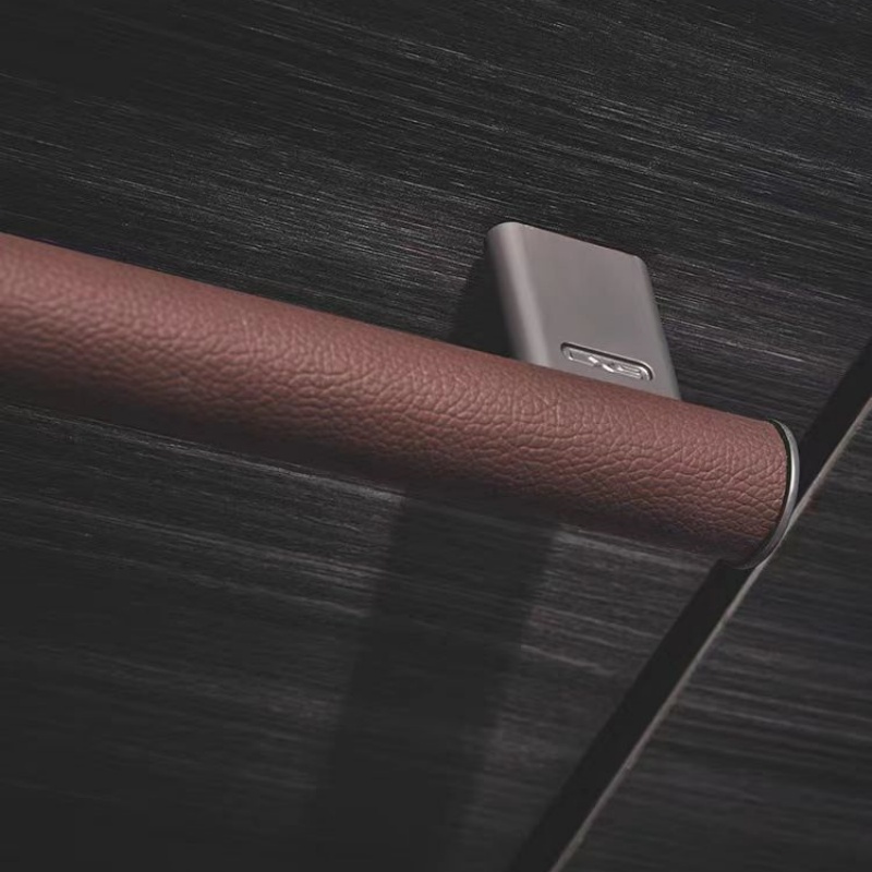 意式轻奢衣通杆高定皮革挂衣杆衣帽间衣架杆衣橱横杆柜内五金配件