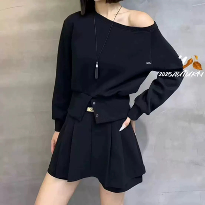 欧洲站2025秋季新品韩版一字领斜肩设计感开叉收腰短款卫衣女5913