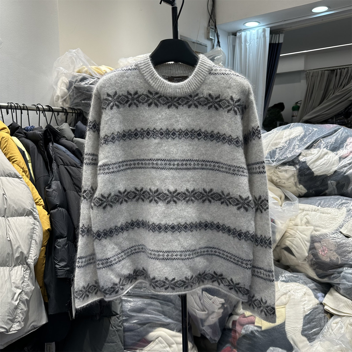 圆领条纹山羊绒针织衫女宽松