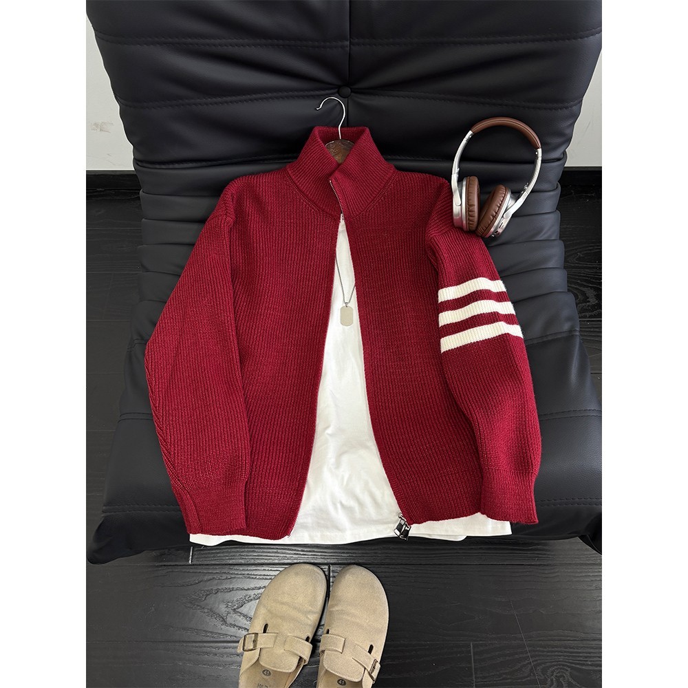 酒红色条纹立领毛衣男女秋冬美式三条杠针织开衫cleanfit慵懒外套