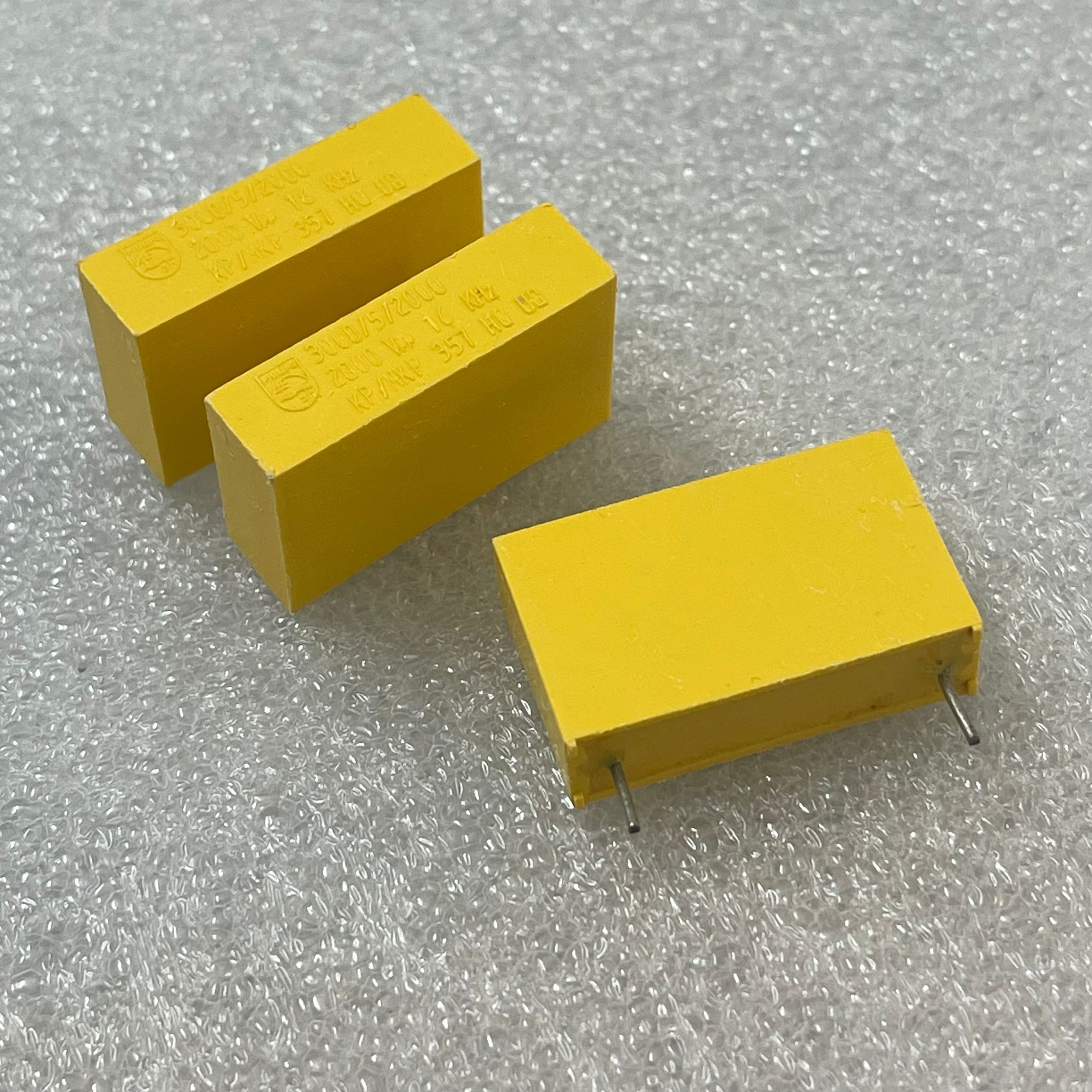 飞利浦PHILIPS 黄脸婆 KP/MKP 357 HQ 3000PF 2000V 分频耦合电容