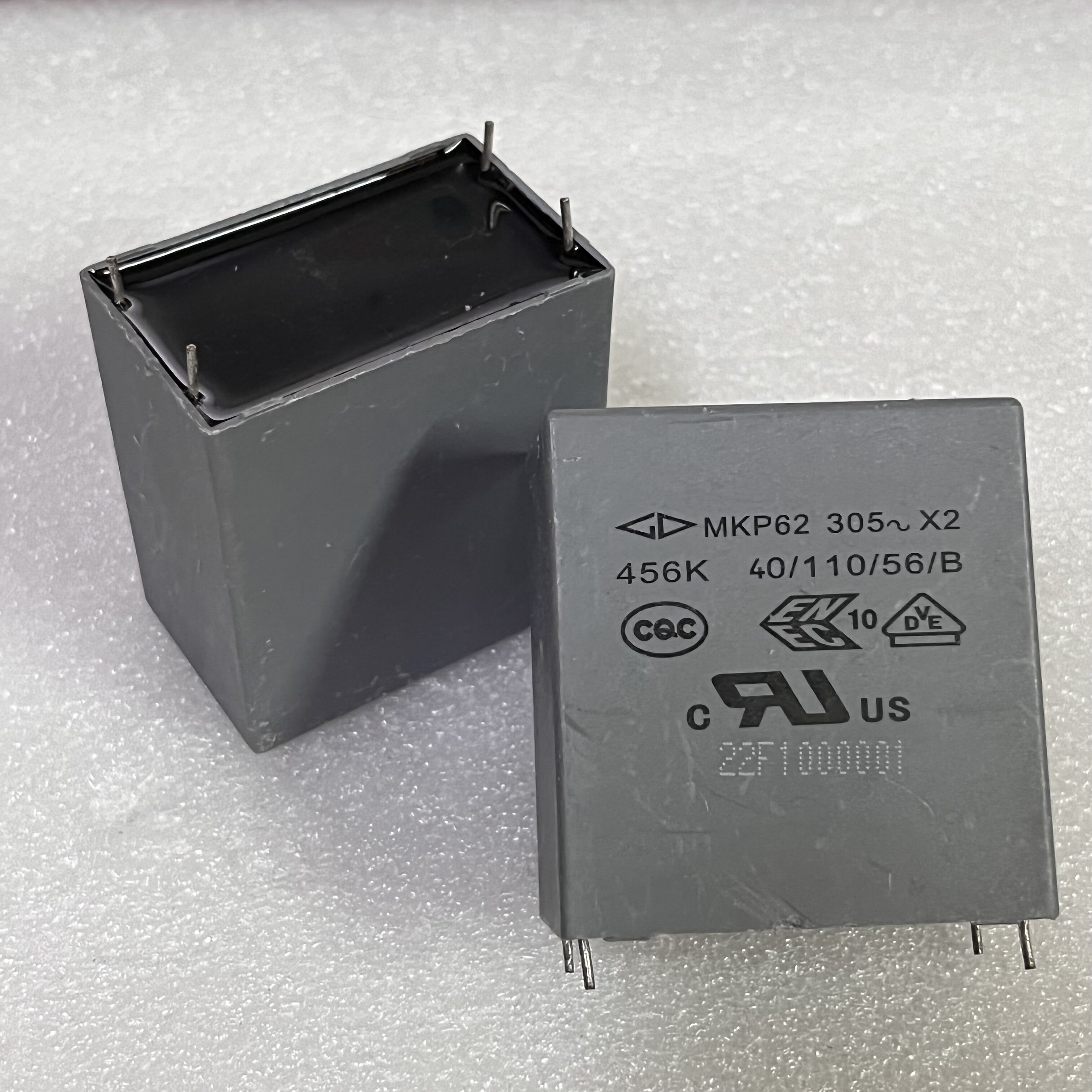 法拉GD MKP62系列 456K  45UF 305VAC×2 粗铜脚关断无极薄膜电容