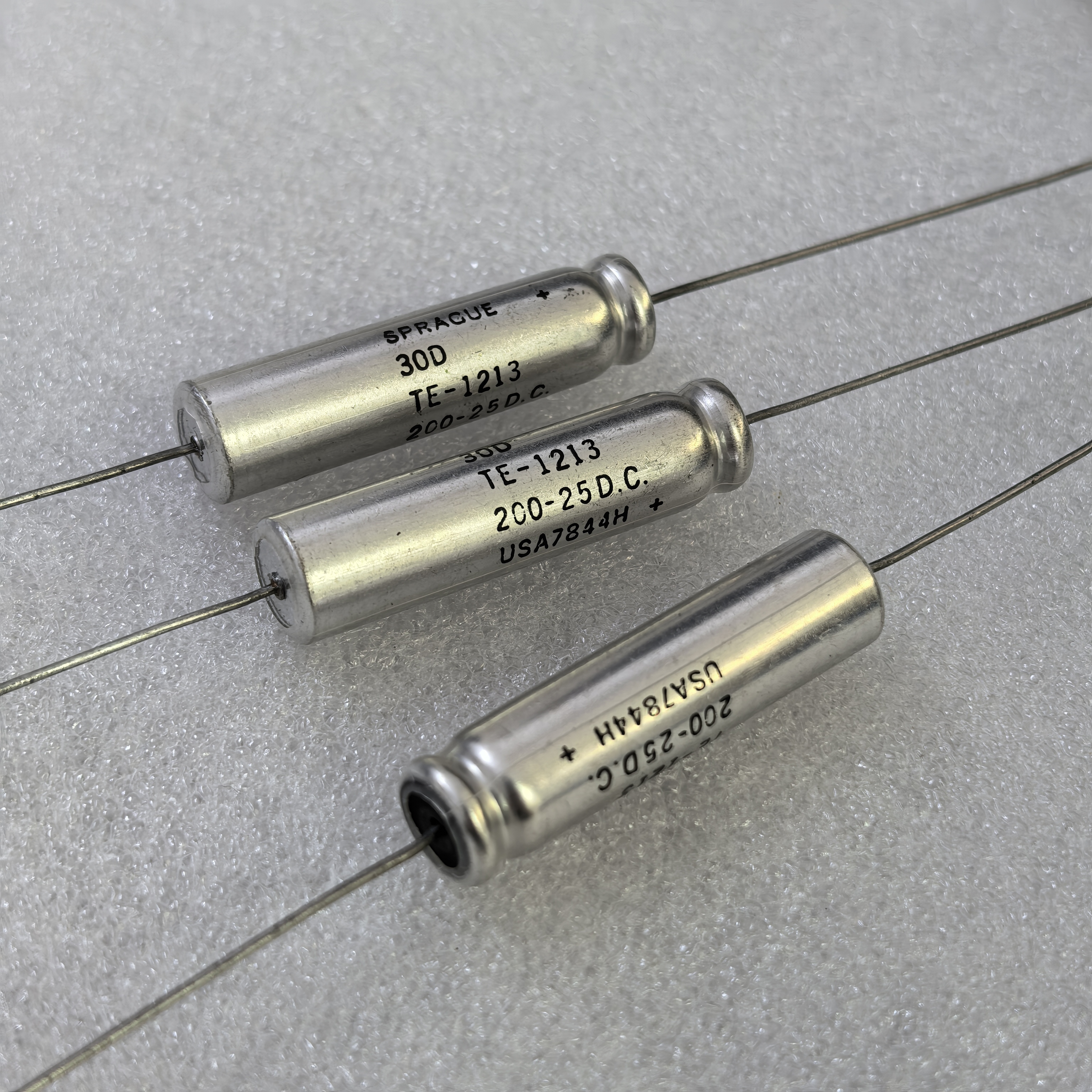 SPRAGUE电容30D200UF220UF25V