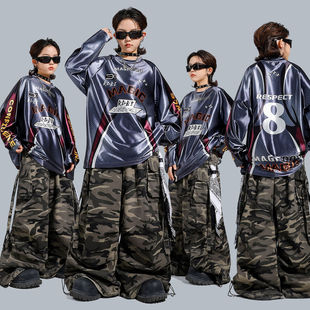 元旦儿童街舞演出服嘻哈宽松男童迷彩裤套装潮酷hiphop舞台表演服
