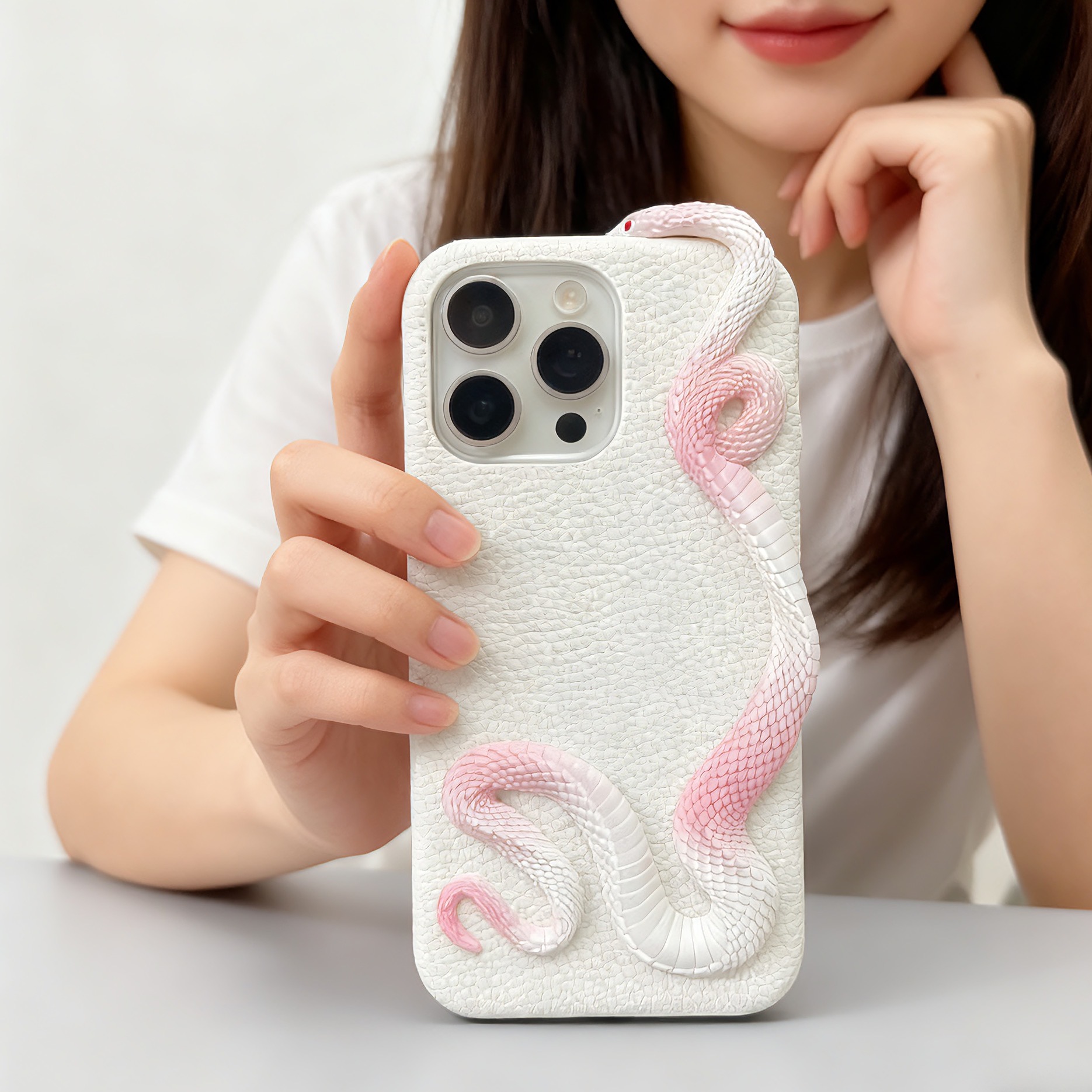 13立体蛇形纹理手机壳新款高级感