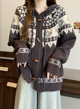 新款费尔岛连帽大码女装宽松慵懒休闲牛角扣针织开衫毛衣加厚外套