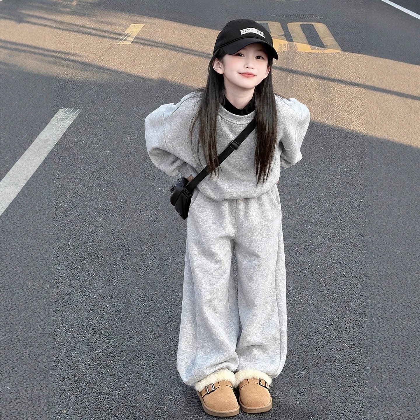 女童巨好看的秋装套装运动服洋气