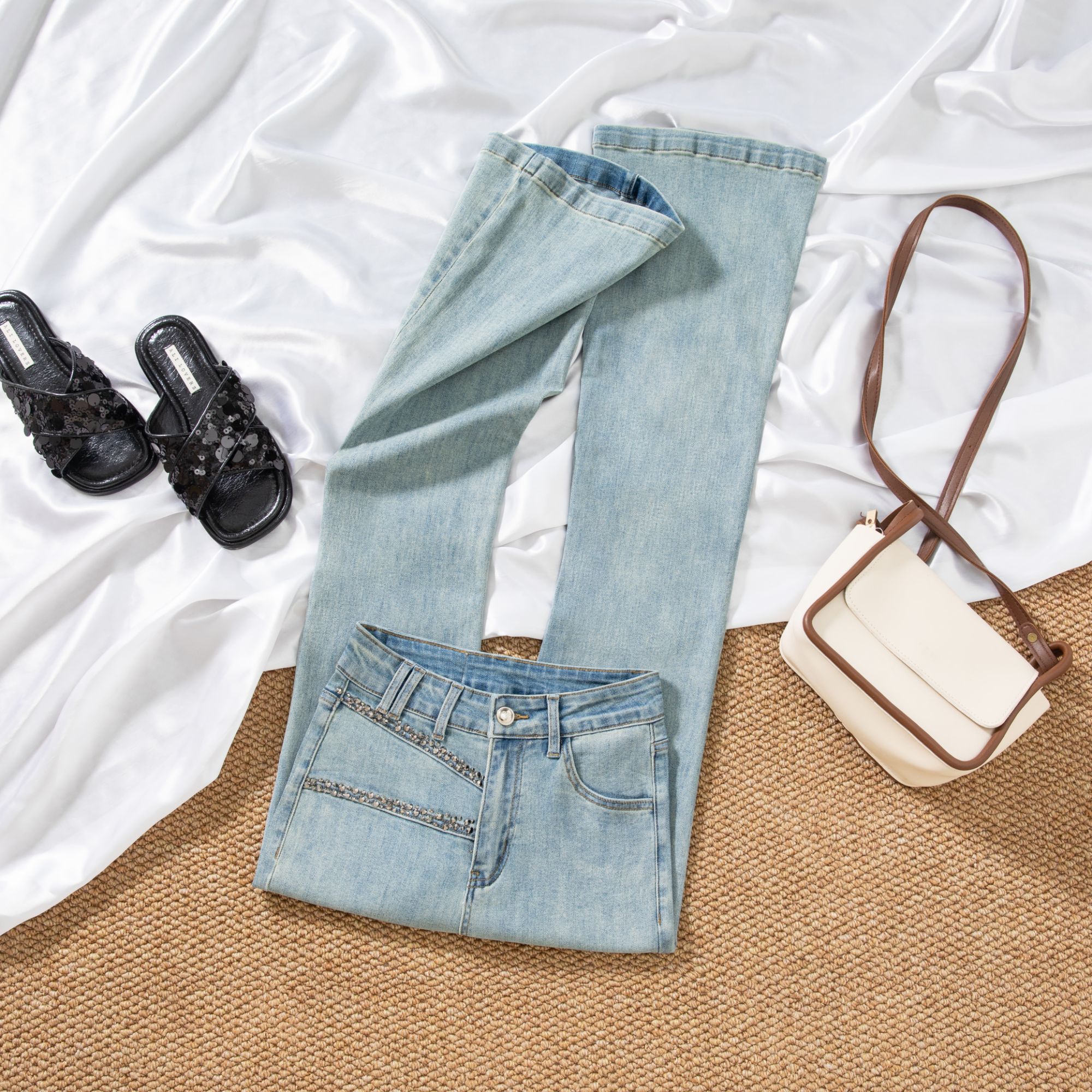 2025春季新款设计感微喇牛仔裤女