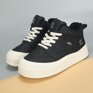 2025冬季新款大码女鞋41到43时尚运动休闲高帮鞋加绒保暖大号棉鞋