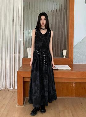 酷飒新中式扎染黑色连衣裙夏季铆钉饰系带显瘦大U领背心长裙子女
