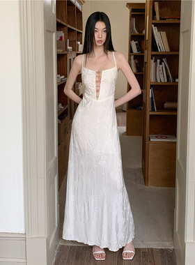 小众设计感夏季白色新中式花朵条纹暗纹串珠镂空连衣裙吊带长裙子