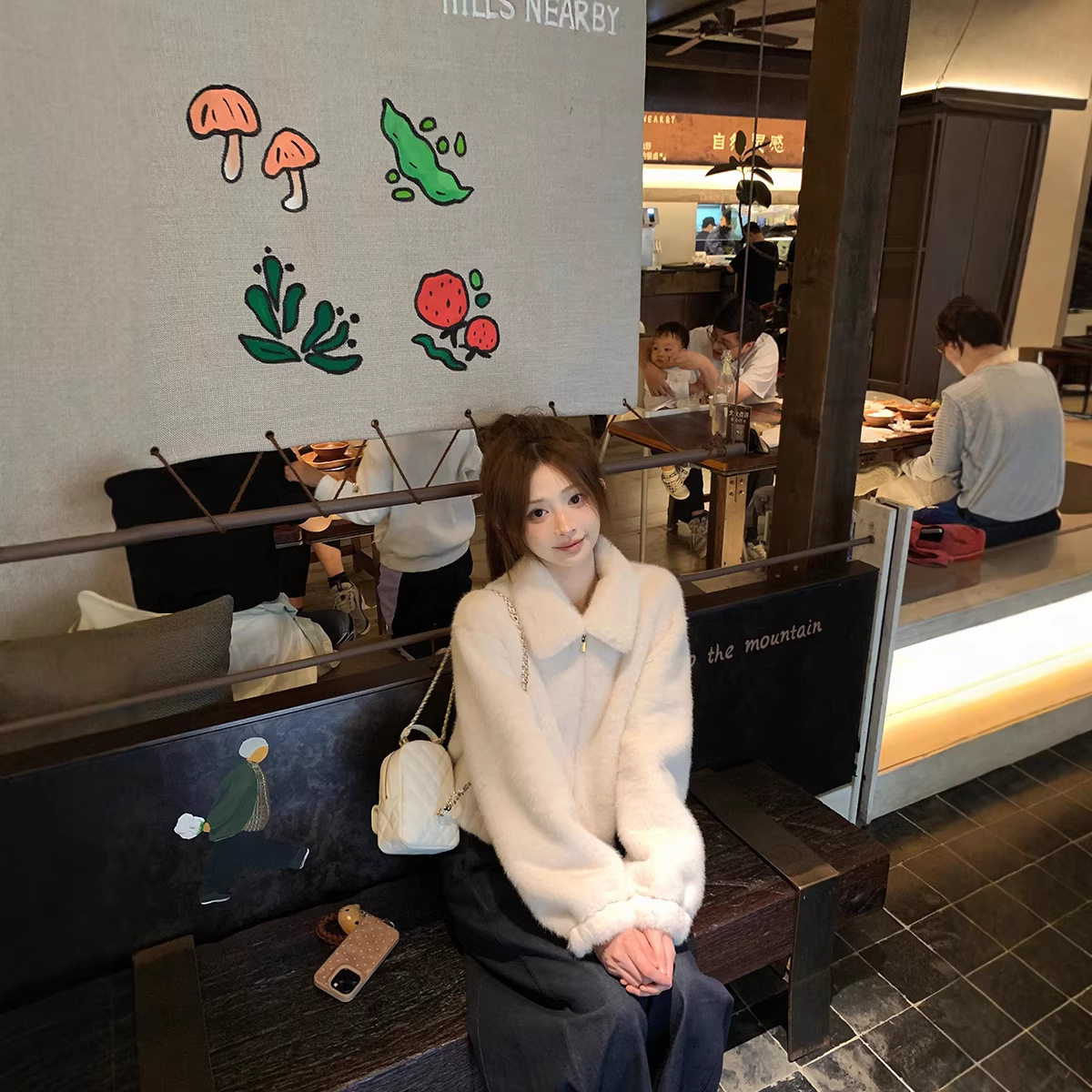 2026新款皮毛一体冬日雪球软糯环保皮草翻领宽松白色毛毛外套女冬