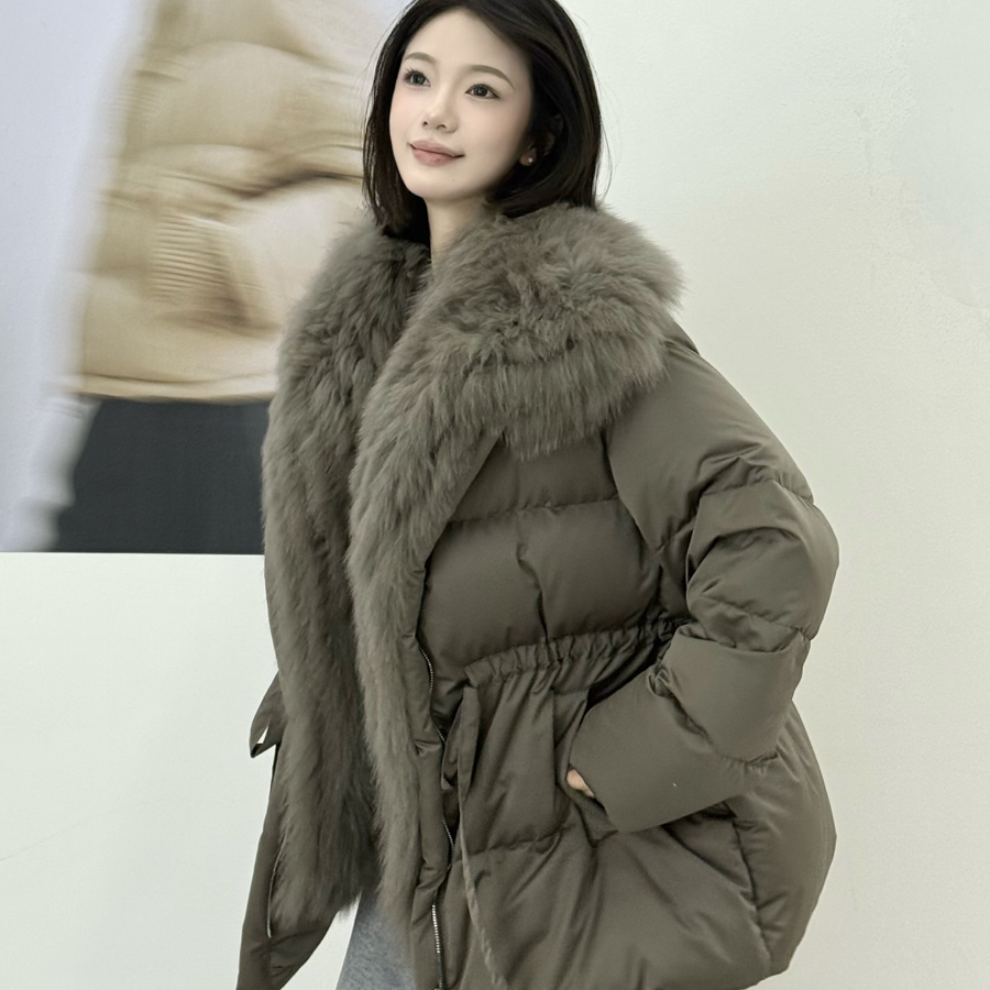 漫步茶茶-暖羽绒服外套(配可拆卸真狐狸毛毛领)(90白鸭绒)CHA723