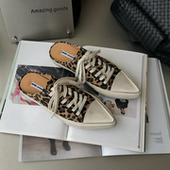 WM6欧货欧洲站2026春新款 半拖女 平底豹纹包头拖尖头布面系带时尚