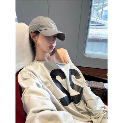 美式复古字母印花卫衣女早秋慵懒风休闲宽松oversize斜肩套头上衣