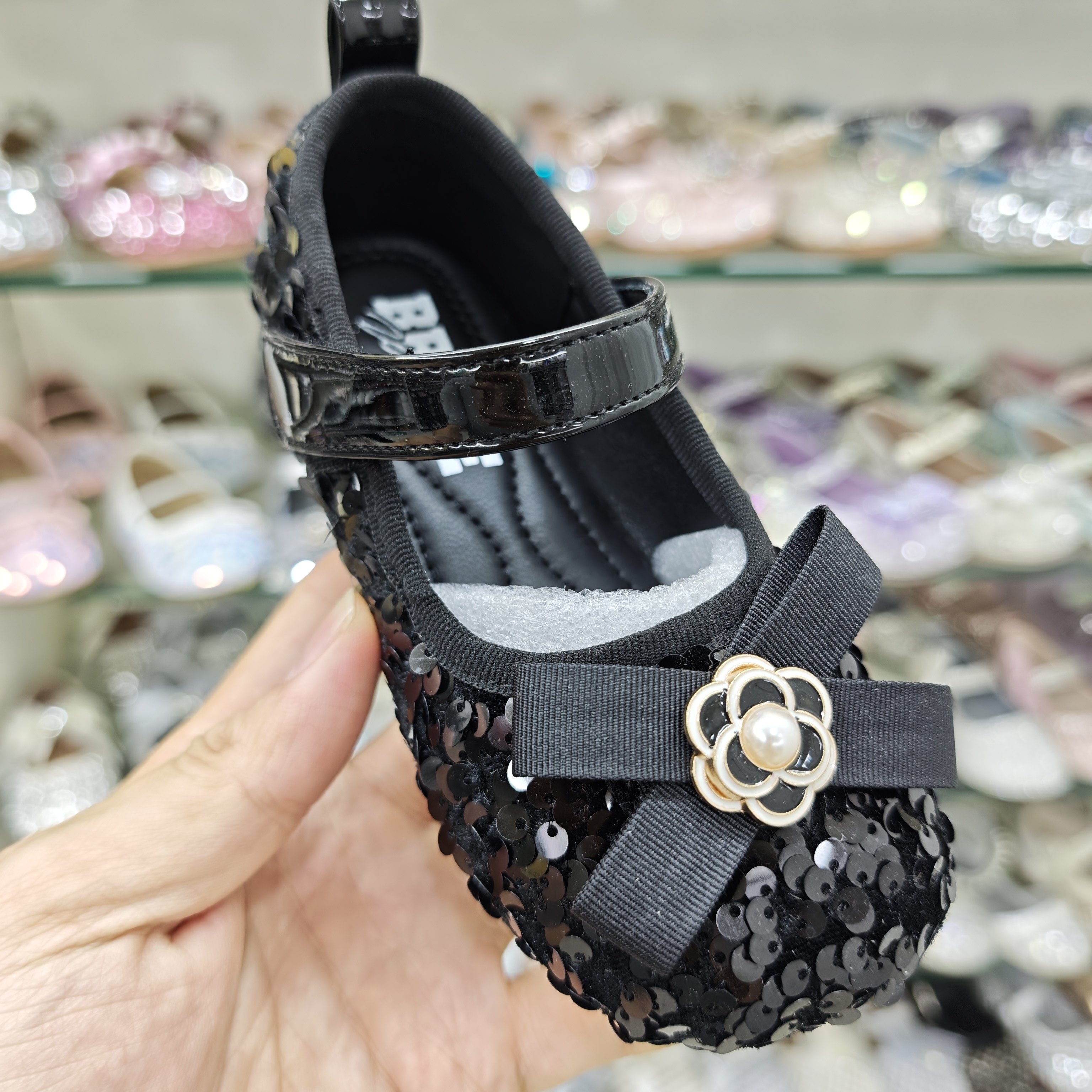 女童小皮鞋2026新款夏款儿童时尚亮片公主鞋女孩软底豆豆