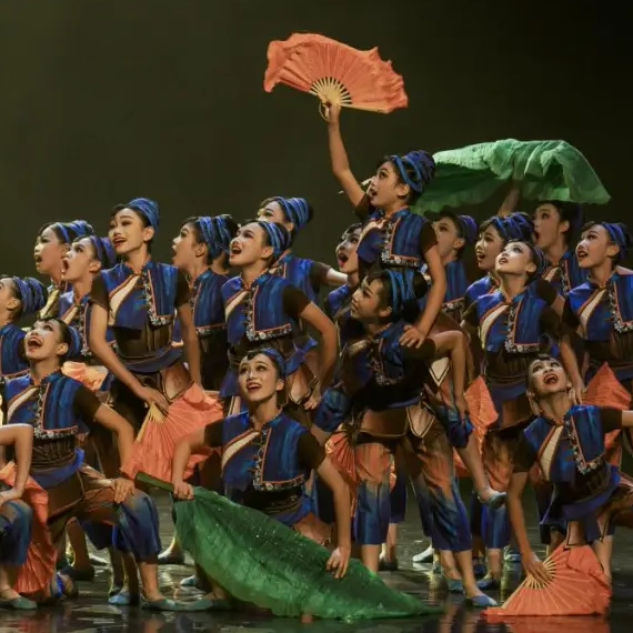 第十三届小荷风采青青山上点点红