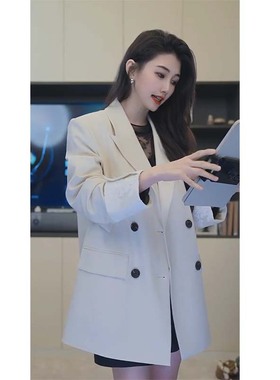 小乖逃轻奢时尚白色西装 休闲高级香槟色西装翻领外套S25166
