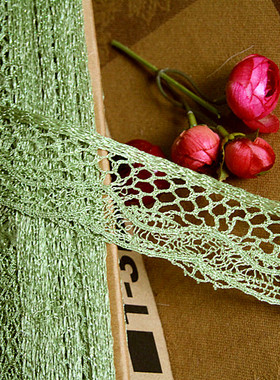 41D  客供  绿色细丝线加五彩金线编织 5公分宽 6元1米