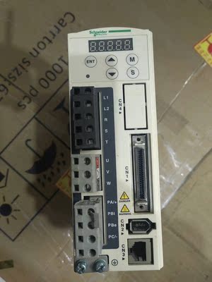 施耐德驱动LXM23DU02M3X一台二手撤机成色漂亮