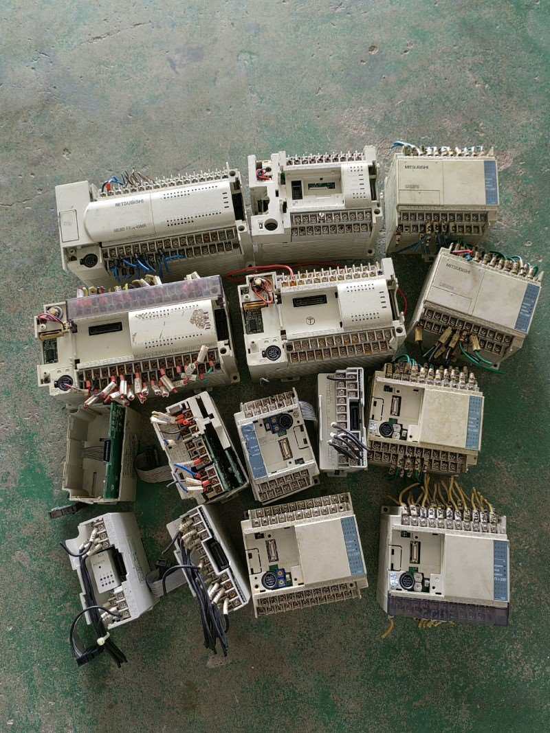 三菱PLC模块FX2NFX1S暴力拆机模块实图所拍外壳
