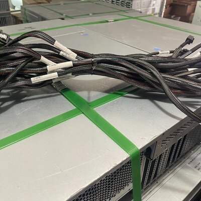 安费诺8087转8643线，长度40cm左右，数量20几根。( 议价）