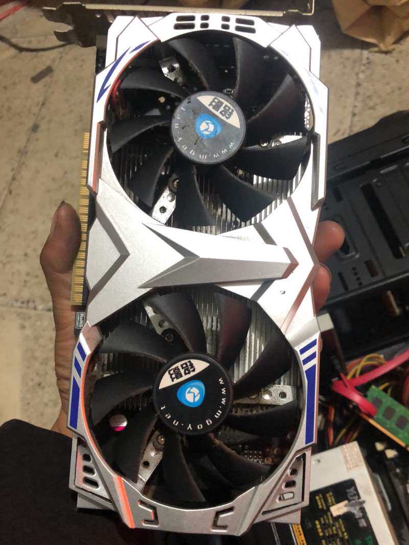 铭影750TI4GD5战狼显卡东西如图功能包好