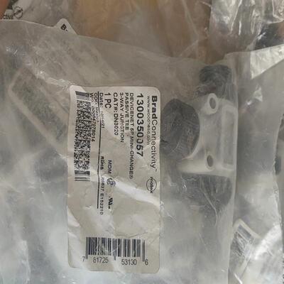 全新正品BradConnectivity三通连接器，(询价）