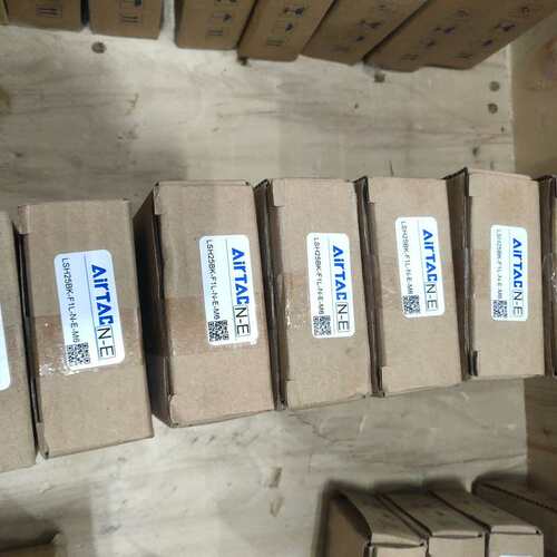 亚德客滑块 LSH25BK-F1L-N-E-M6 现货( 议价）