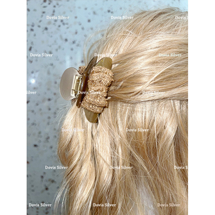 高级感秋冬小香风棕色闪片编织蝴蝶结双面小抓夹复古千金风鲨鱼夹