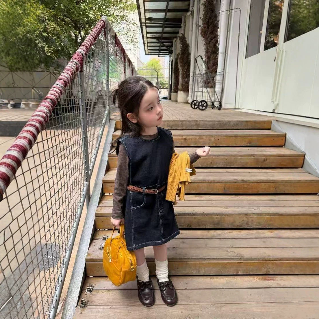 儿童连衣裙2026秋韩版女童牛仔背心裙洋气娃娃裙宽松小女孩连衣裙