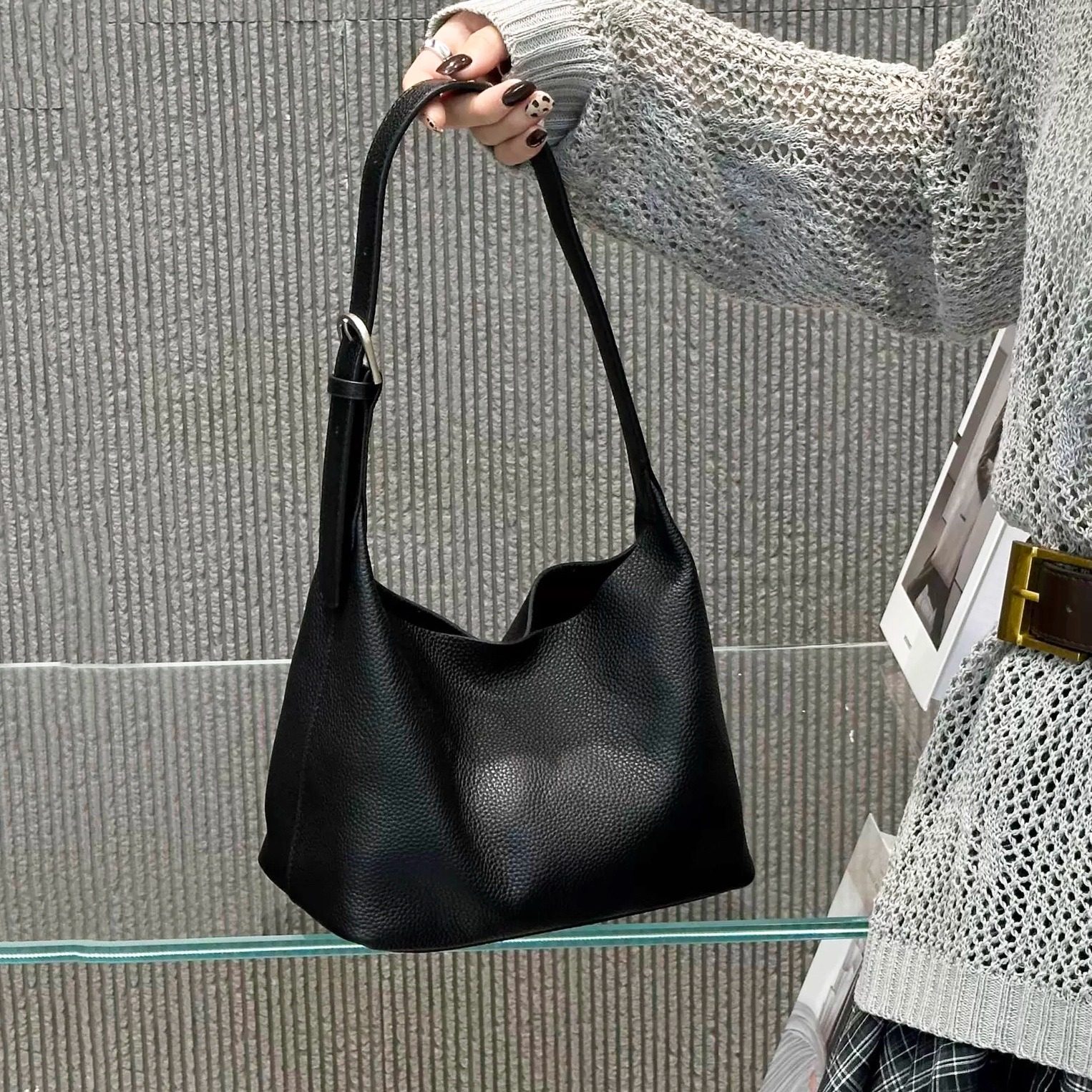 头层牛皮水桶包hobo腋下包女百搭通勤单肩包松弛感斜挎包小托特包,箱包皮具/热销女包/男包,水桶包,淘宝优惠券,粉丝福利购,淘宝优惠卷