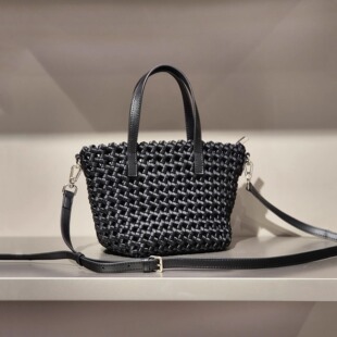 韩国缎面镂空编织包菜篮子包女上班通勤手拎包牛皮斜挎包小托特包