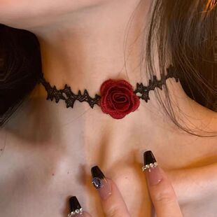 黑色蕾丝系带长款choker锁骨颈链酒红色编织玫瑰花朵脖子项圈绑绳