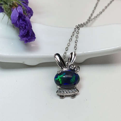 s 925银镶天然黑欧泊蛋白石吊坠可爱兔子项链生日礼物送女友