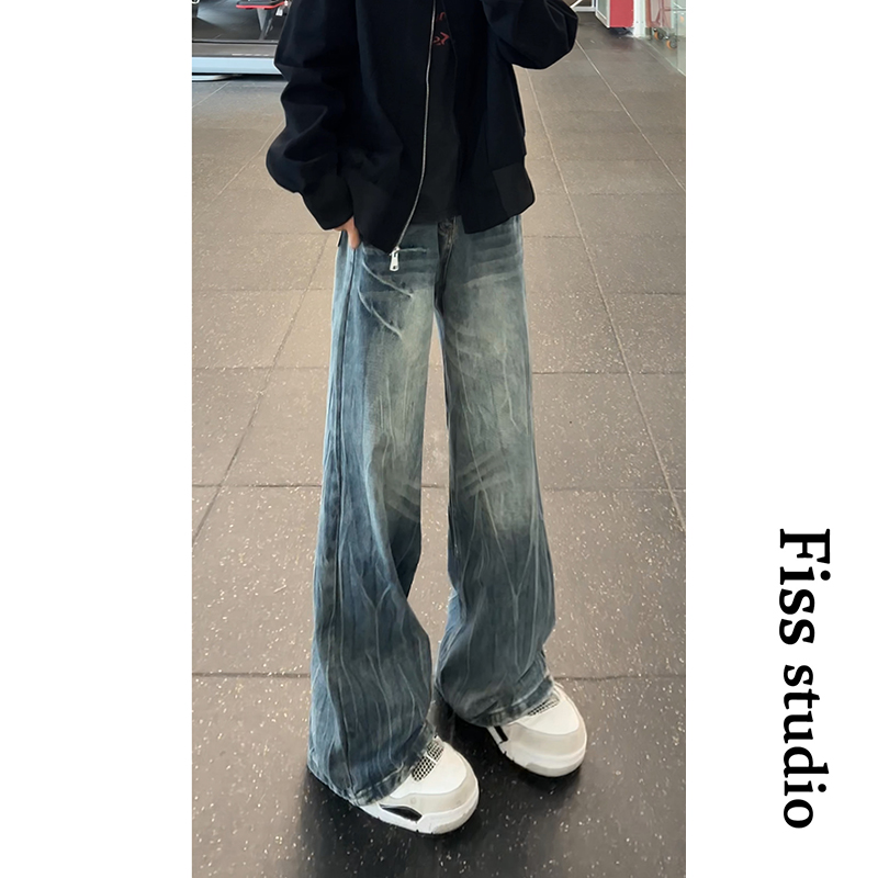 深蓝色