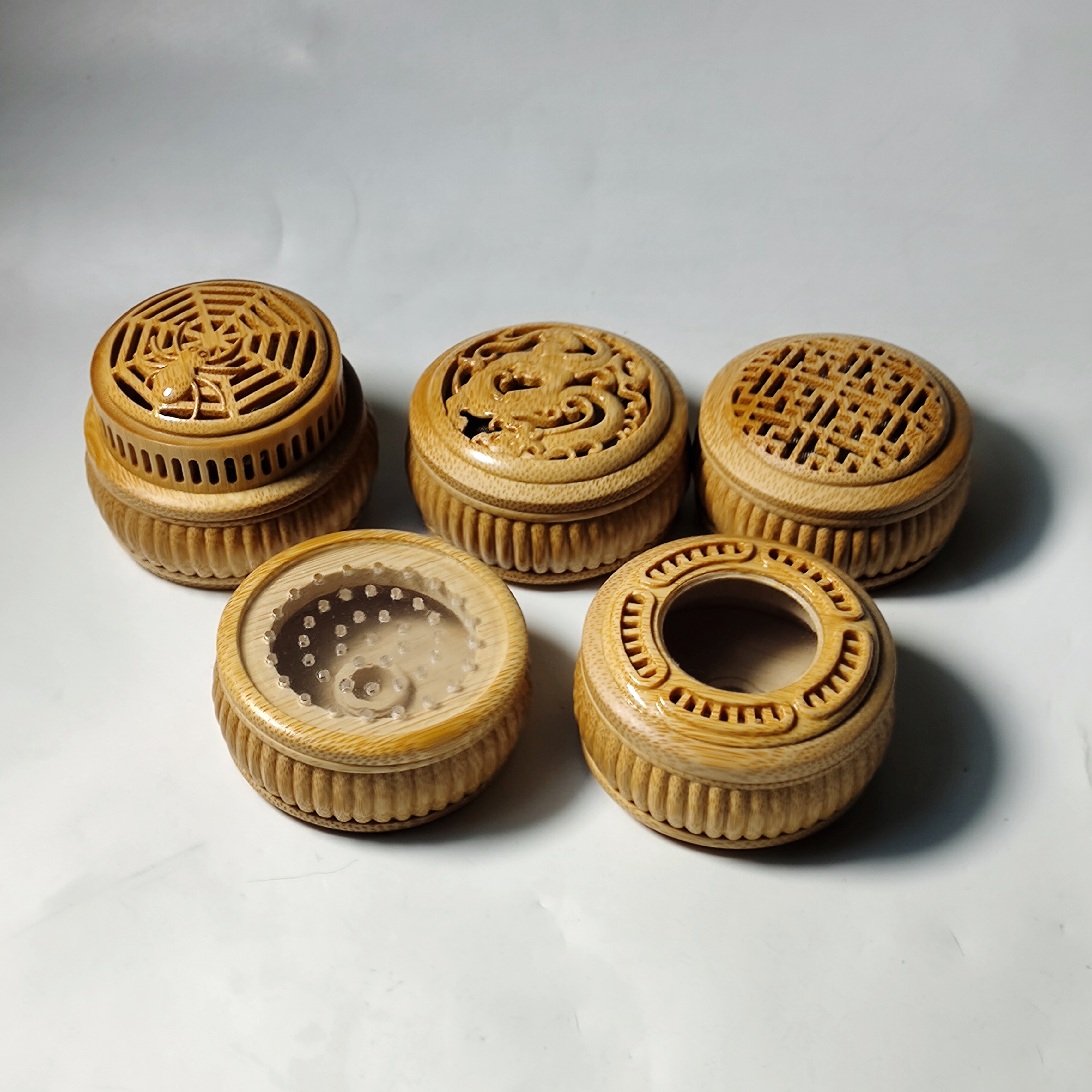 新款天然竹制雕刻海派万体镂空叫罐虫具宠物收纳罐精品把玩件