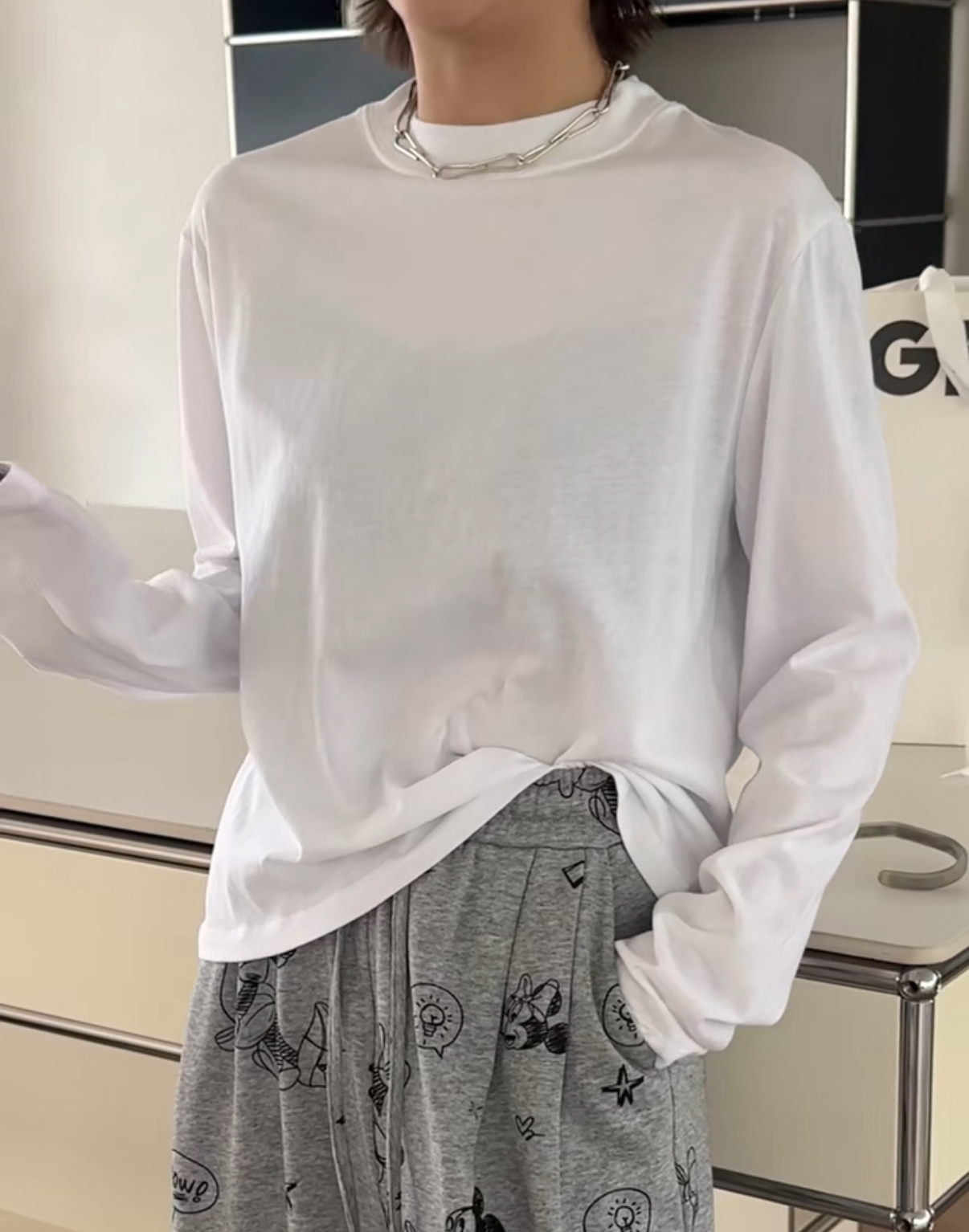 妍西家 诗歌兰女装25秋款2408百搭白色套头极简风长袖T恤打底衫女