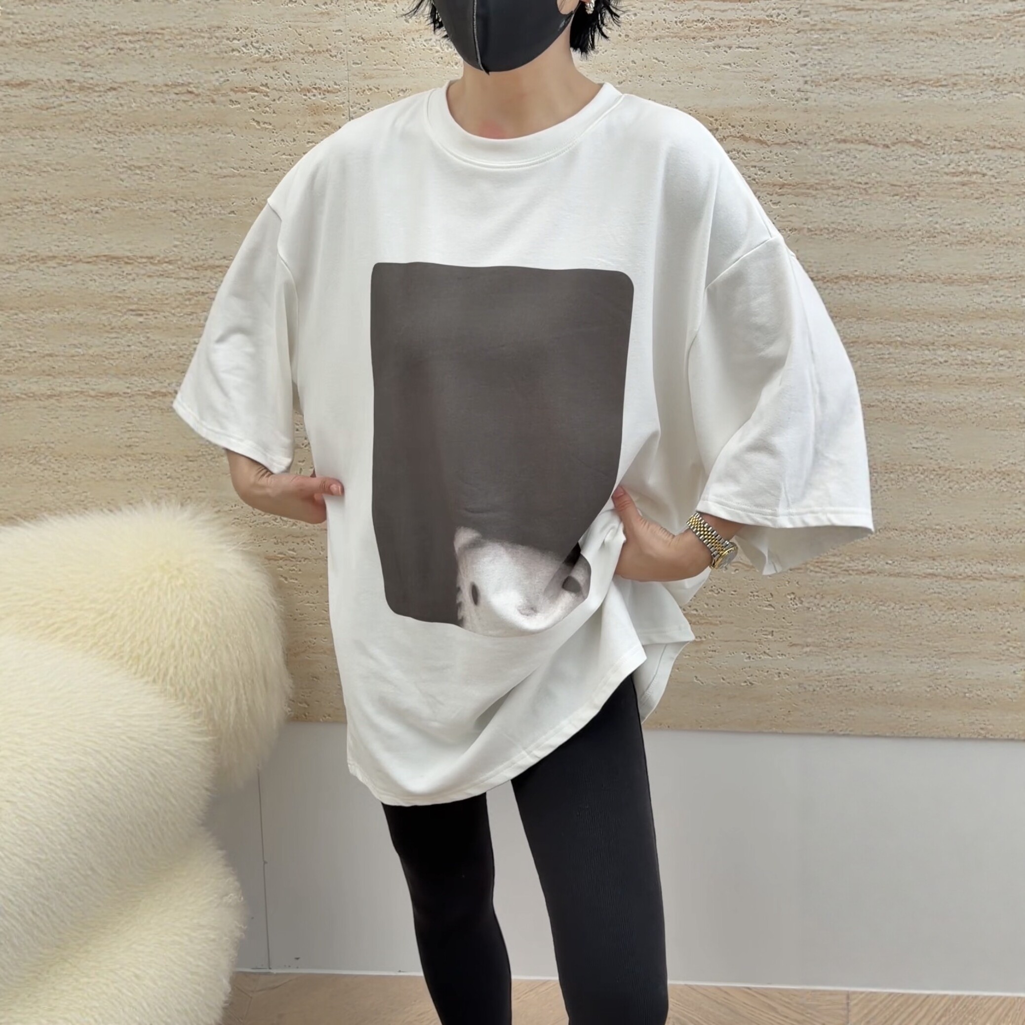 妍西家诗歌兰女装26秋款55188时尚白色卡通猫咪短袖T恤大版可退换