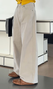 妍西家 诗歌兰女装26早春款51211时尚气质卡其色直筒阔腿牛仔裤女