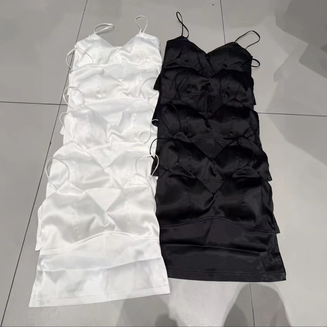 妍西家 诗歌兰女装25春夏时尚百搭黑色白色吊带内衣美背丝滑薄款