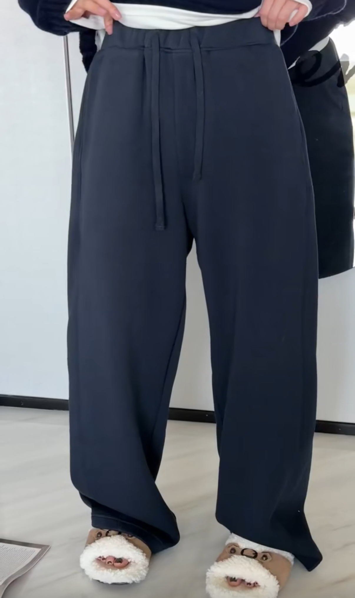 妍西家 诗歌兰女装25冬款58509气质赞蓝色松紧腰抽绳休闲卫裤女