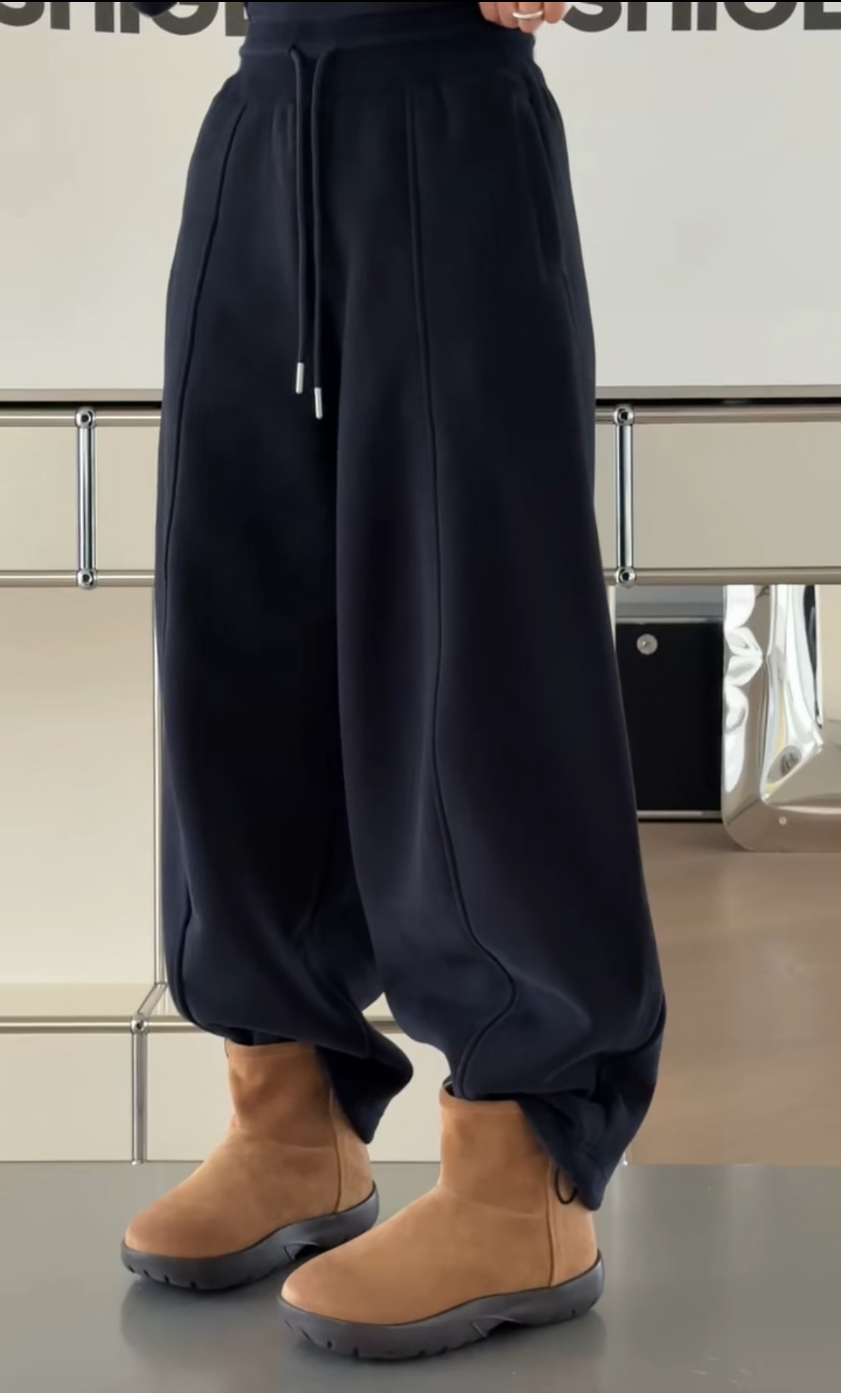 妍西家 诗歌兰女装25冬款25-990百搭赞蓝色松紧腰弯刀裤加绒卫裤,女装/女士精品,休闲裤,淘宝优惠券,粉丝福利购,淘宝优惠卷