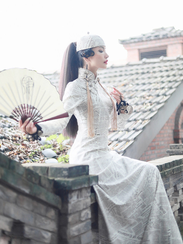 我是朱丽叶原创报纸印花棉麻修身旗袍裙长裙立领民族风长袍连衣裙